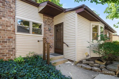 2697 Chatham Woods Drive SE