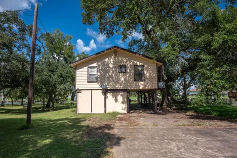 69 Live Oak Bend