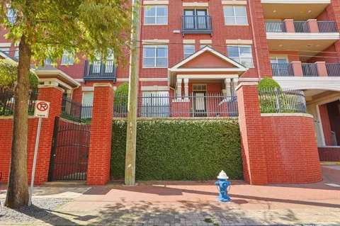 2400 S Mccue Road #104