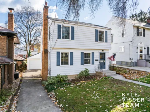 228 Baynton Avenue NE