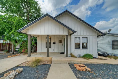 1711 E 7th Street #1