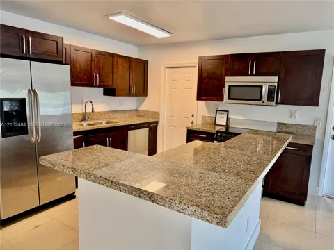 1548 SW 5th Pl #3