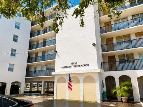 12590 NE 16th Ave #303