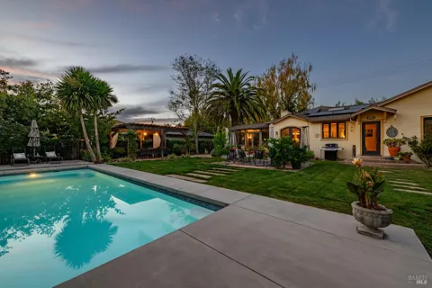 483 E Napa Street