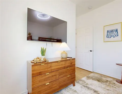 142 W Palm Beach
