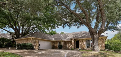 1717 Edgewater Drive