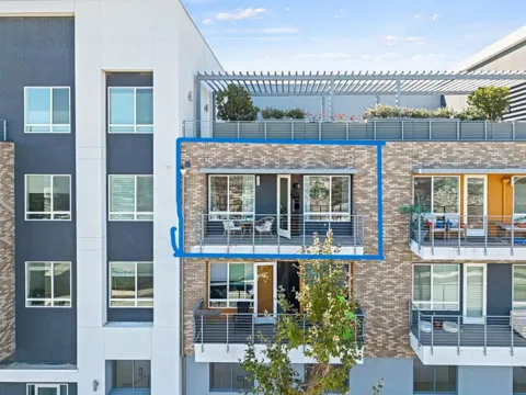 382 Llano De Los Robles Avenue #7
