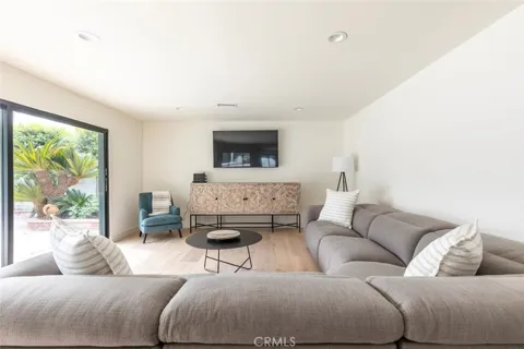 1406 W Janeen