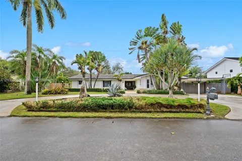 9838 SW 94th Ter