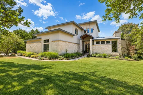 5910 Travis Woods Cove