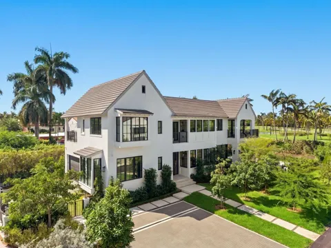 5262 LA GORCE DRIVE