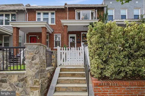 223 DOUGLAS STREET NE