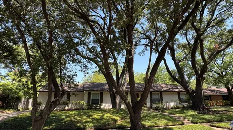 3543 Warick Drive