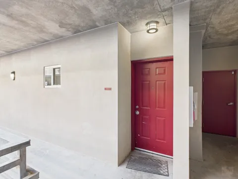711 W 26th Street #606