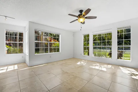 1001 CRYSTAL WAY #O