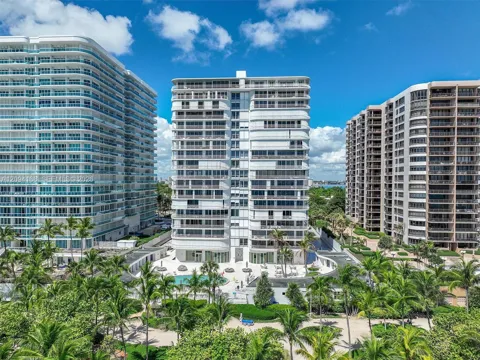 10155 Collins Ave #402
