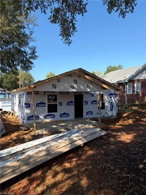 516 Twin Oak Court