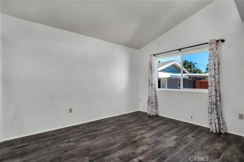 1559 W 223rd