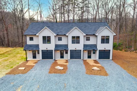 200 Back Pine Way