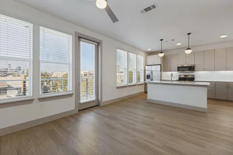1506 Prairie Avenue #216