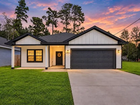 707 Magnolia Point Drive