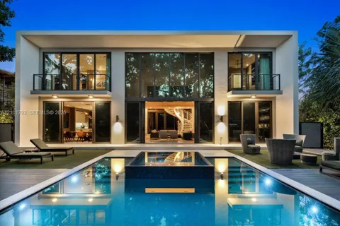 4322 Nautilus Dr