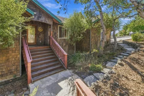 1086 Hillcrest