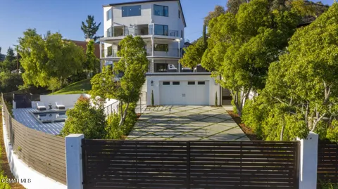 290 Lake Sherwood Drive