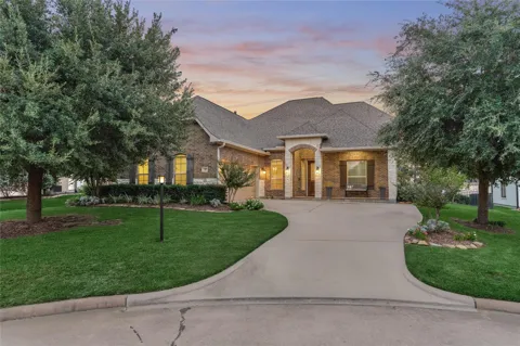 32 Waterford Way