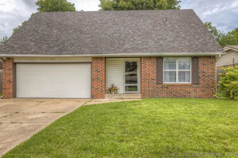 11411 E 37th Place