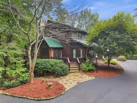 205 Minnehaha Trail