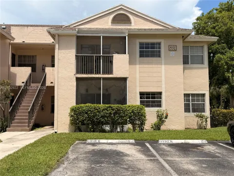891 Cypress Park Way #P6