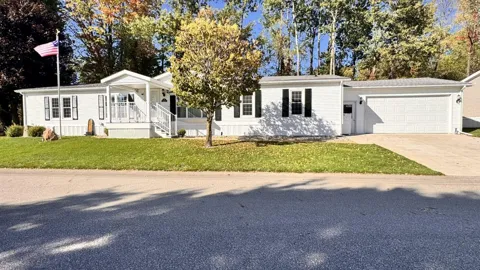 3485 Cloverfield Drive