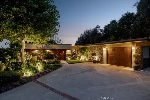1107 Sandhurst Lane