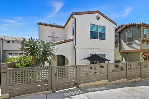 1156 E Cove Pl.