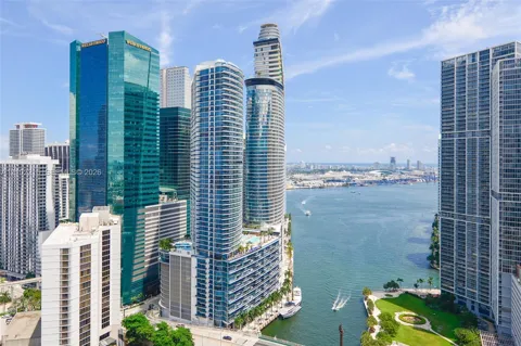 200 Biscayne Boulevard Way #3905