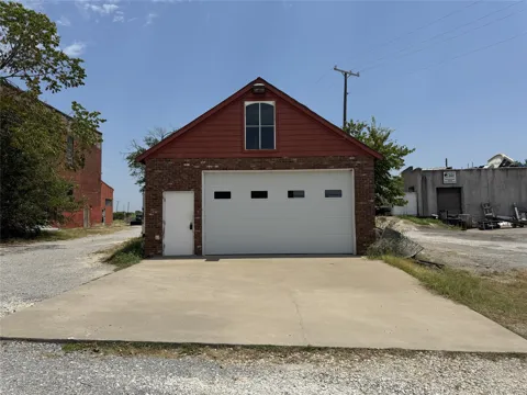 110 S Houston Avenue #Garage