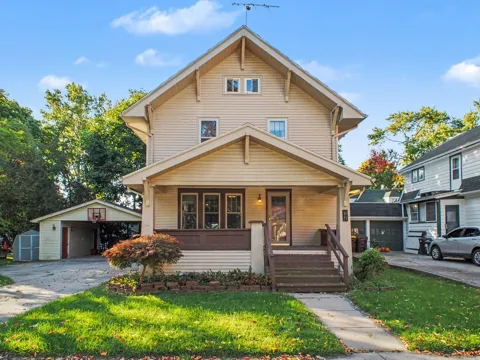 208 Walnut Street