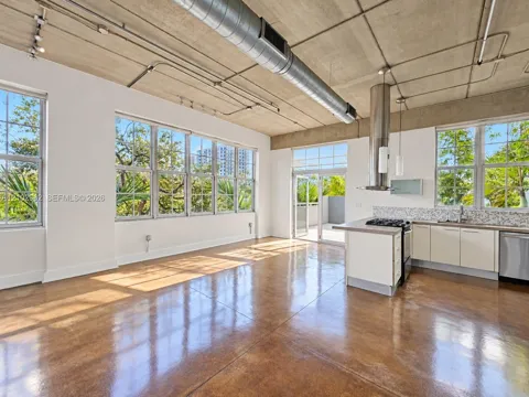 425 Andrews Ave #201