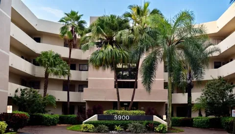 5900 Camino Del Sol #302