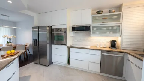 5900 Camino Del Sol #302