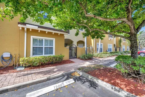 2851 W PROSPECT ROAD #1209