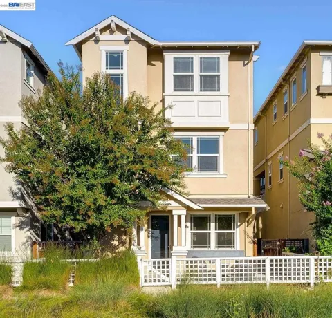 2749 Pismo Terrace