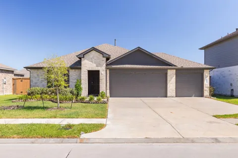 933 Neches Lane