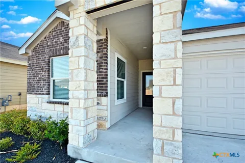 1208 Treehouse Lane