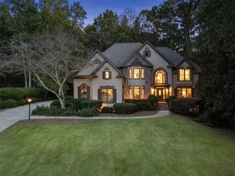555 Treyburn View