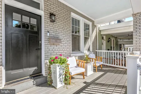 318 TODD PLACE NE