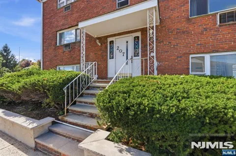 207 Polifly Road 4