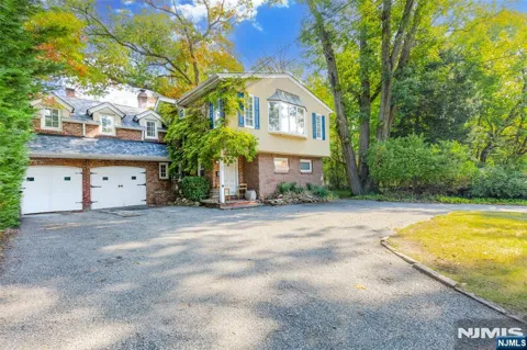 43 Spring Valley Avenue