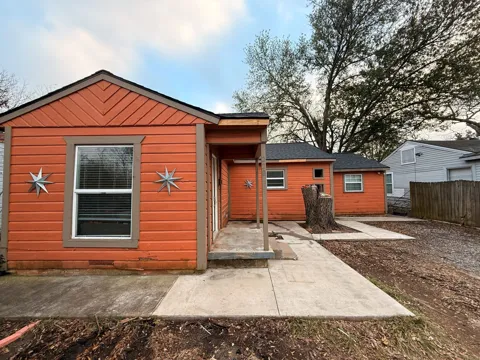 228 E Boyd Avenue